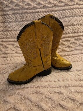 El General Yellow Textured Western Boots